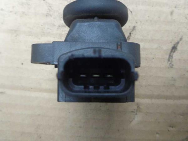 BOBINE D ALLUMAGE NISSAN MICRA K11 - Vue 1